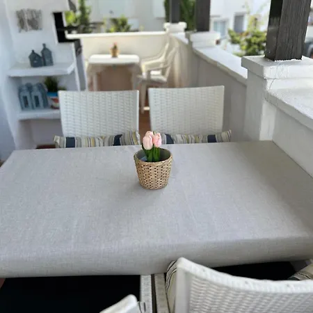 Apartamento Pueblo Evita. Stunning Sea And Mountain Views, Close To Amneties. Benalmádena